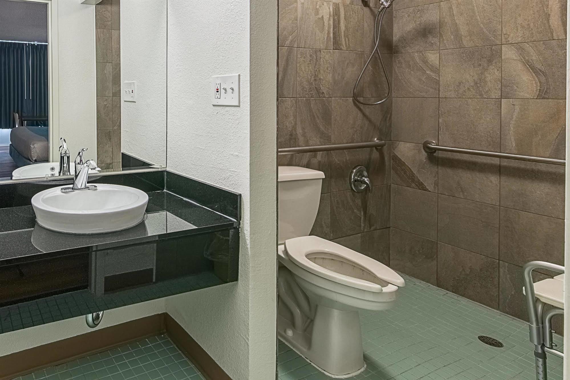 6-pekin, Il Hotel